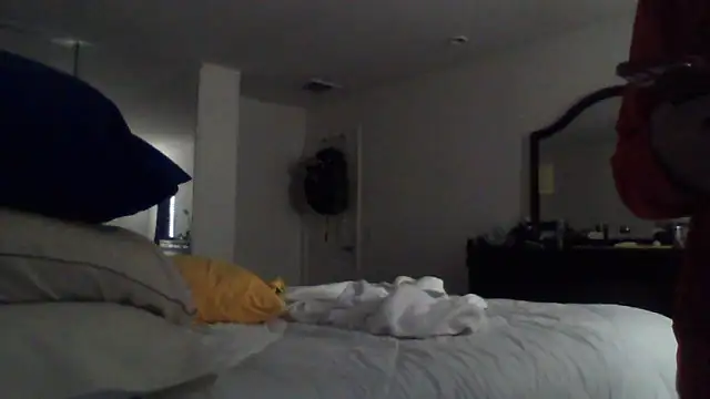 2Fly4Guy online show from December 6, 12:12 am