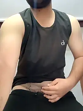 Snapshot of smartboy010101 chatting on March 11, 7:58 am smartboy010101 online show from March 11, 7:58 am