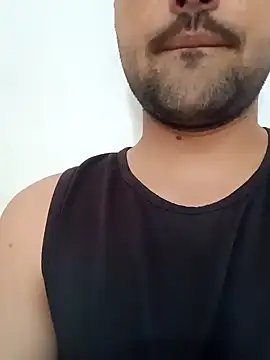 Snapshot of smartboy010101 chatting on October 11, 7:45 am smartboy010101 online show from October 11, 7:45 am