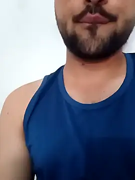 Snapshot of smartboy010101 chatting on October 30, 4:36 am smartboy010101 online show from October 30, 4:36 am