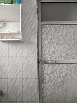 surabhi09 online show from February 18, 7:39 am