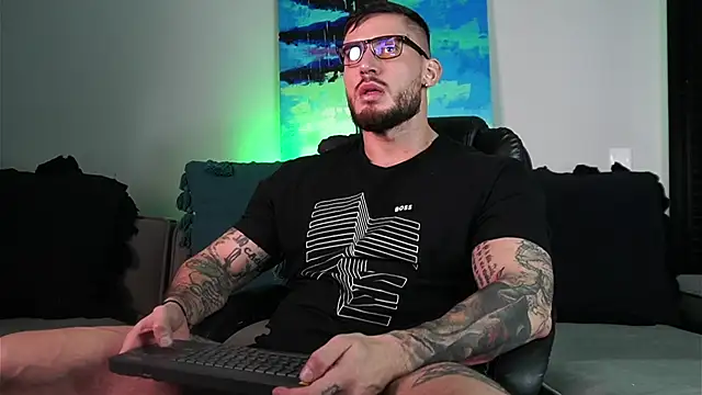 DimitriSullivan  online show from December 21, 3:03 am