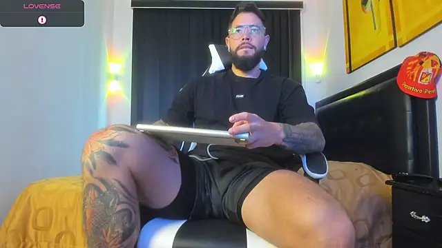 connor santtos online show from September 9, 2:38 pm