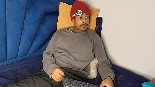 Bigote Big0357 online show from October 4, 8:52 am