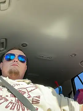 Snapshot of Badazzcouple chatting on December 21, 5:40 pm Badazzcouple online show from December 21, 5:40 pm