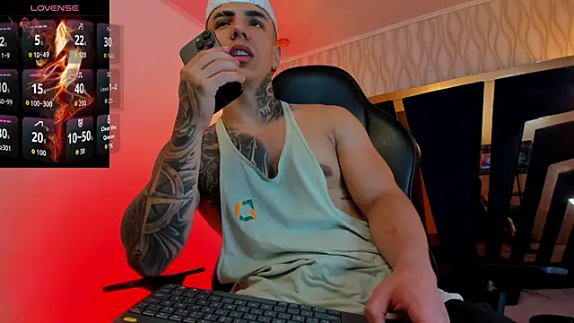 Flynn Riider online show from November 30, 6:32 pm