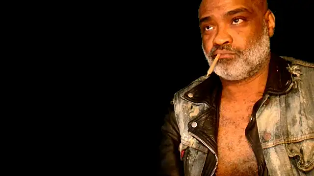 sinnernoir online show from December 26, 3:42 pm