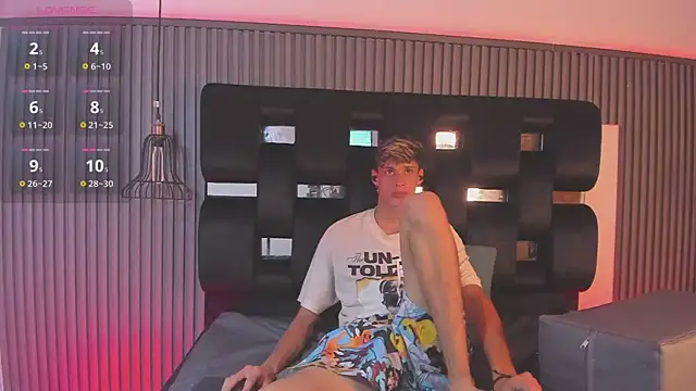 Alex Strip  online show from January 5, 6:46 am