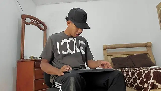 mr stiven  online show from February 26, 4:14 am