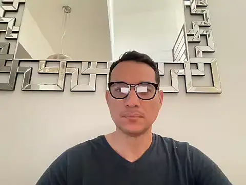 alex ruiz85 online show from January 7, 2:33 pm