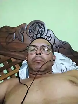 Snapshot of Alex011277 chatting on October 10, 2:11 pm Alex011277 online show from October 10, 2:11 pm