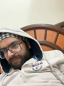 Arsh Loves Luv online show from December 23, 3:33 pm