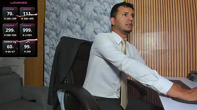 Hideintheoffice online show from November 27, 8:51 am