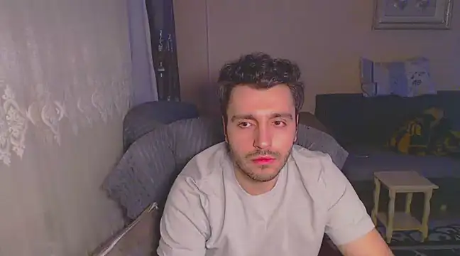Snapshot of handsomeee04 chatting on February 17, 3:25 am handsomeee04 online show from February 17, 3:25 am