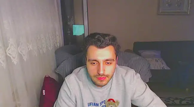 Snapshot of handsomeee04 chatting on January 9, 12:03 am handsomeee04 online show from January 9, 12:03 am