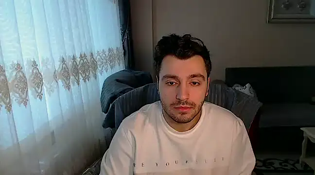 Snapshot of handsomeee04 chatting on February 8, 1:54 pm handsomeee04 online show from February 8, 1:54 pm