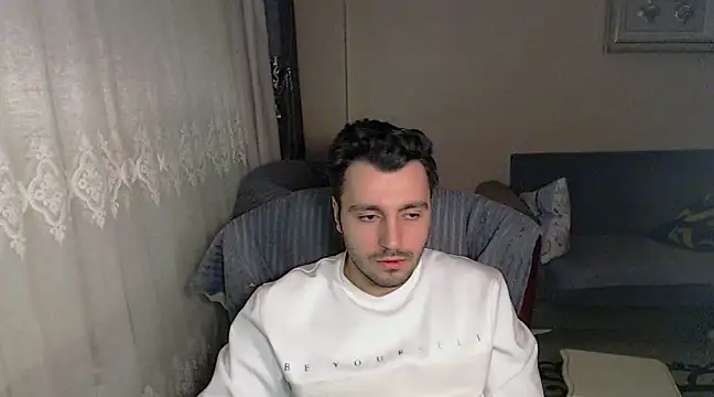 Snapshot of handsomeee04 chatting on February 9, 12:40 am handsomeee04 online show from February 9, 12:40 am