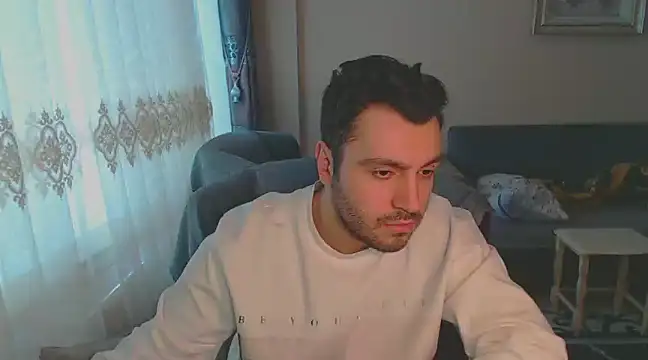 Snapshot of handsomeee04 chatting on February 5, 11:55 am handsomeee04 online show from February 5, 11:55 am