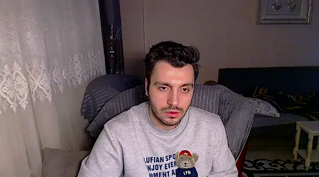 Snapshot of handsomeee04 chatting on February 19, 10:09 pm handsomeee04 online show from February 19, 10:09 pm