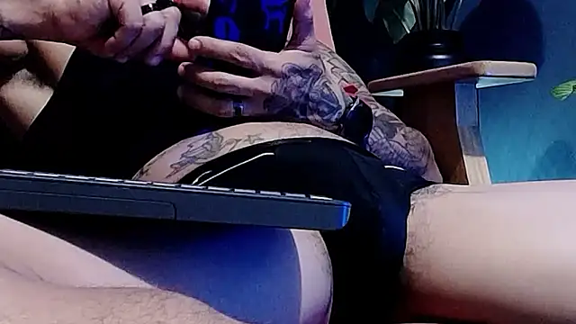 callme douglas online show from April 17, 2:47 am