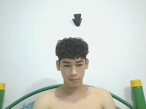 leo teen online show from January 20, 12:25 am