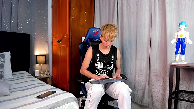 Brian-Ausslos online show from February 19, 1:06 pm