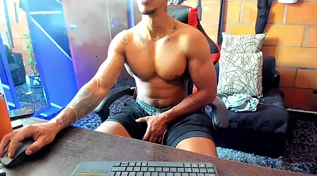 Snapshot of Adam_Valenciia chatting on March 11, 3:02 pm Adam Valenciia online show from March 11, 3:02 pm