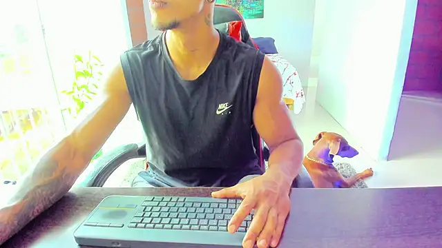 Snapshot of Adam_Valenciia chatting on October 4, 7:18 pm Adam Valenciia online show from October 4, 7:18 pm