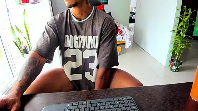 Adam Valenciia online show from November 5, 3:58 pm