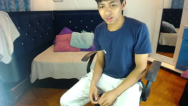 twinkmilk  online show from March 10, 12:28 pm