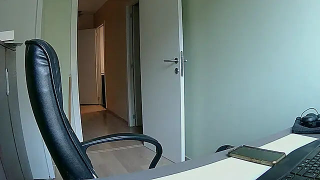 littlehairyman online show from November 3, 8:29 am