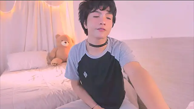 AllanYong18 online show from November 17, 2:31 pm