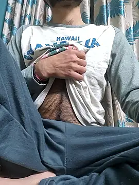 TOPMOON001 online show from January 16, 6:54 pm