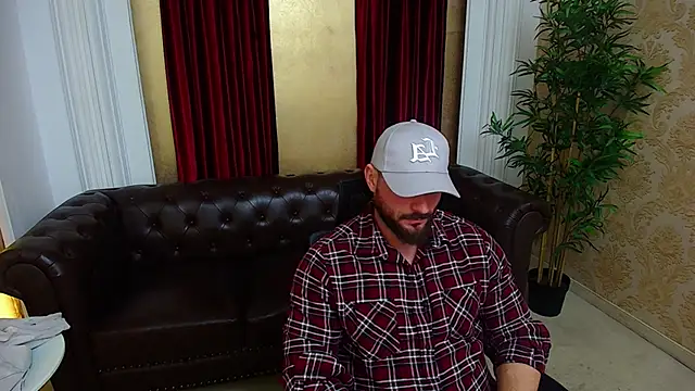 AdamJamesonn online show from December 3, 7:03 am