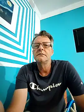 itsmeyes69 online show from January 10, 10:15 pm