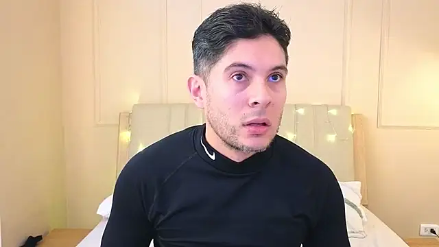 mr danni online show from December 17, 8:04 pm