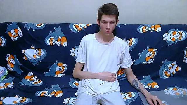Lester Broo online show from July 2, 3:23 am