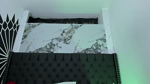 EthaanCox online show from March 17, 8:55 pm