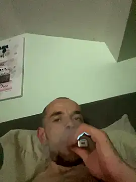 Snapshot of wyattstone chatting on September 26, 12:52 am wyattstone online show from September 26, 12:52 am