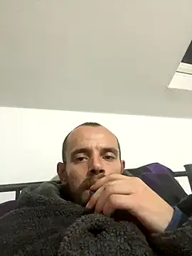 Snapshot of wyattstone chatting on October 23, 1:31 am wyattstone online show from October 23, 1:31 am