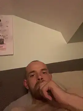 Snapshot of wyattstone chatting on September 25, 12:42 am wyattstone online show from September 25, 12:42 am