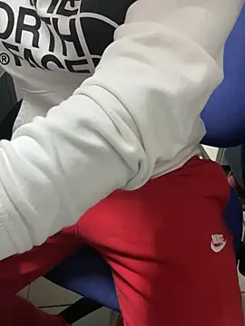 Snapshot of Greeneyes0820 chatting on February 7, 9:26 pm Greeneyes0820 online show from February 7, 9:26 pm