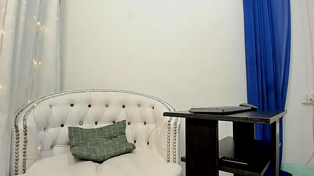 OliverWhite18 online show from January 26, 12:22 pm