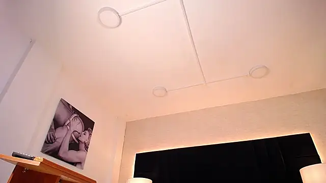 Simon Basset online show from February 18, 8:15 pm