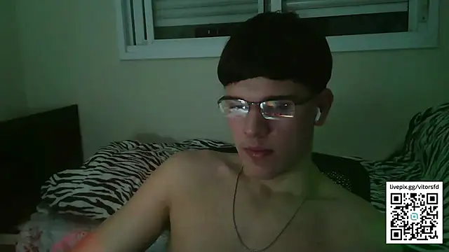 vitorsafado19 online show from October 3, 3:22 am