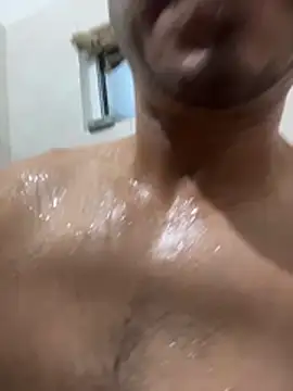 paullliliu online show from August 4, 7:03 am