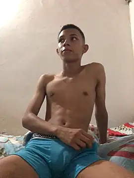 Alvarozzxv online show from March 2, 1:58 am