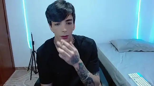 H3ll B0I online show from March 10, 5:33 am