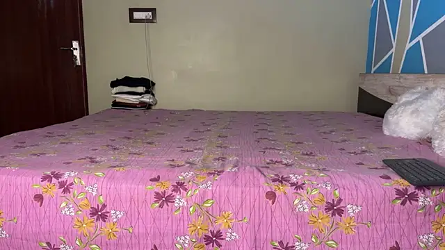 jace desi online show from April 13, 8:04 am