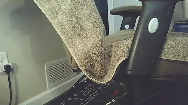 Snapshot of stubbydick3 chatting on February 28, 1:14 pm stubbydick3 online show from February 28, 1:14 pm